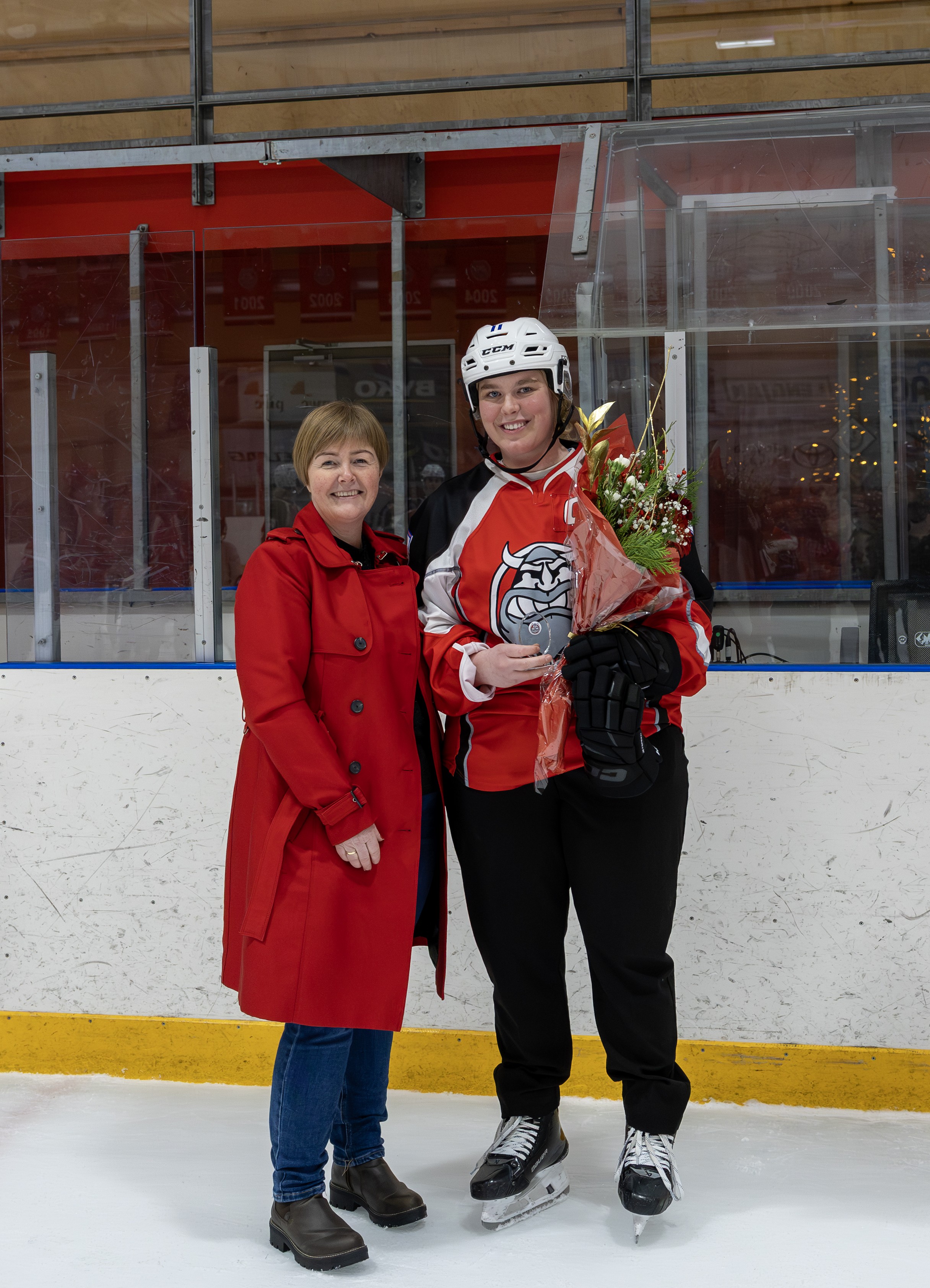 Elísabet Ásgrímsdóttir og Rán Silvía Björgvinsdóttir íþróttakona hokkídeildar 2025